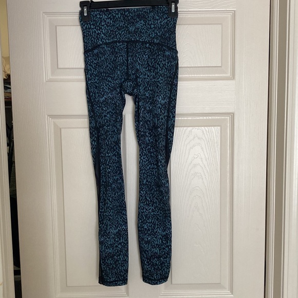 Lulu Lemon leggings - Picture 4 of 5